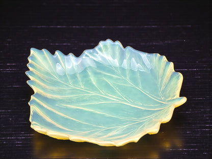 Centrotavola a forma di Foglia in Vetro di Murano Opalino Giallo, Yalos