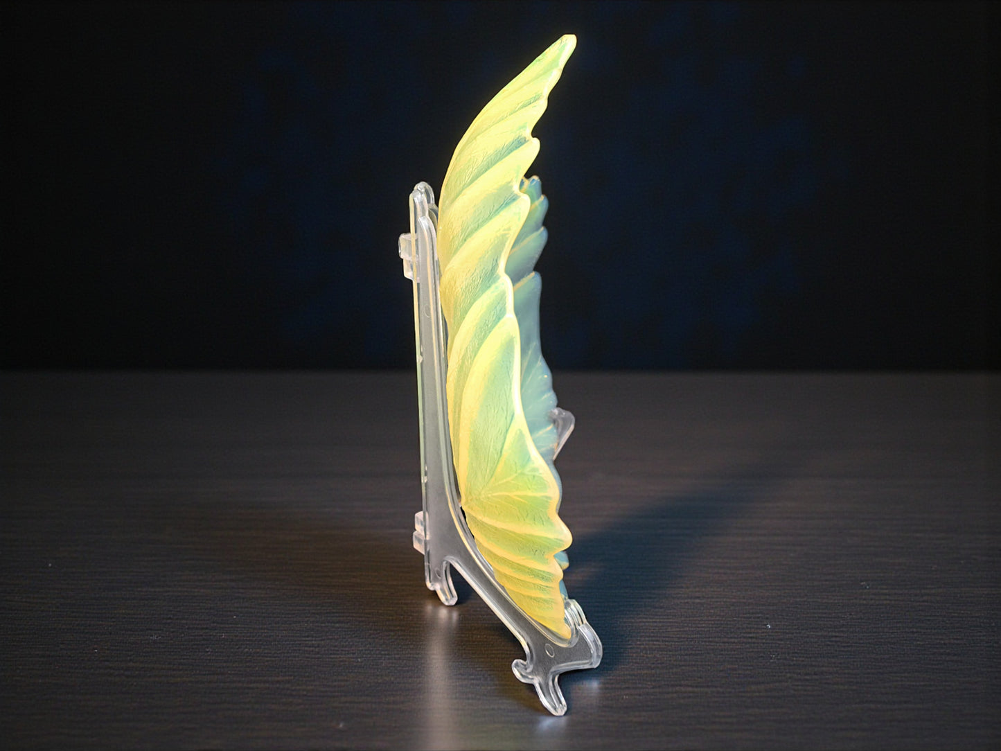 Centrotavola a forma di Foglia in Vetro di Murano Opalino Giallo, Yalos