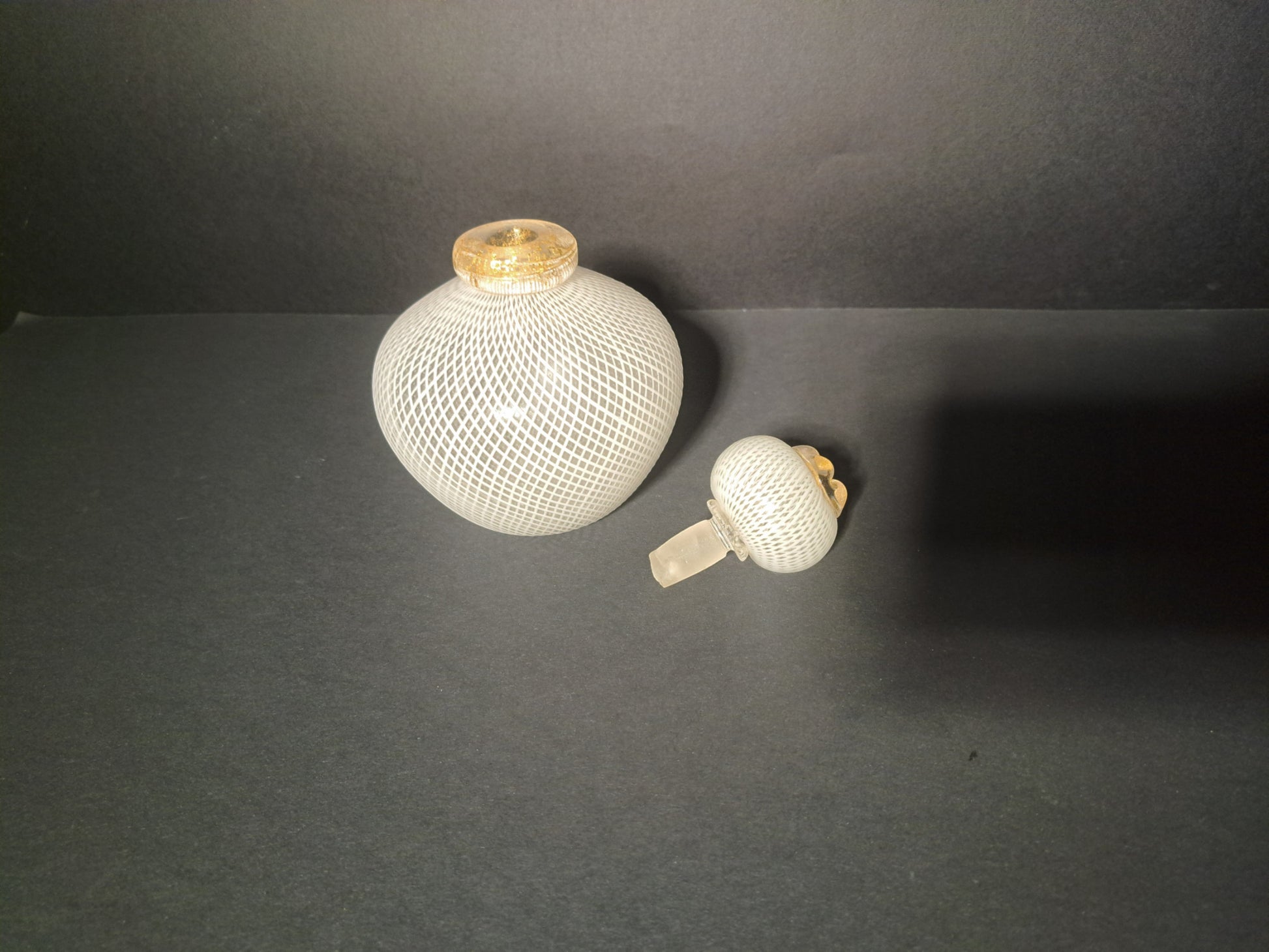 Murano Glass Perfume Bottle, Reticello Processing
