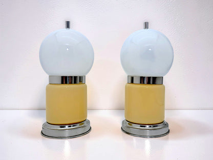 Coppia di Lampade in Vetro Opalino di Murano