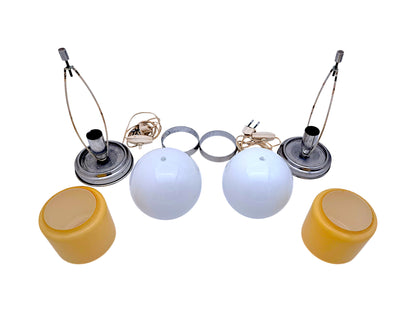 Coppia di Lampade in Vetro Opalino di Murano