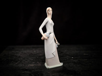 Statuina in Pocellana, Ancella, Nao, Gruppo Lladrò