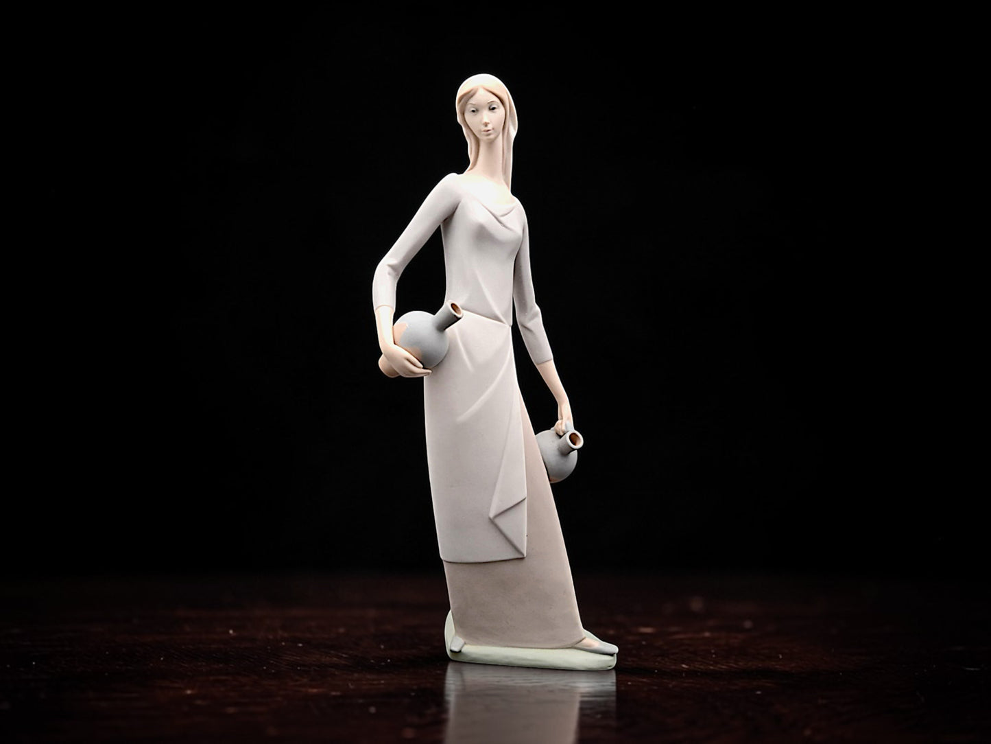 Statuina in Pocellana, Ancella, Nao, Gruppo Lladrò