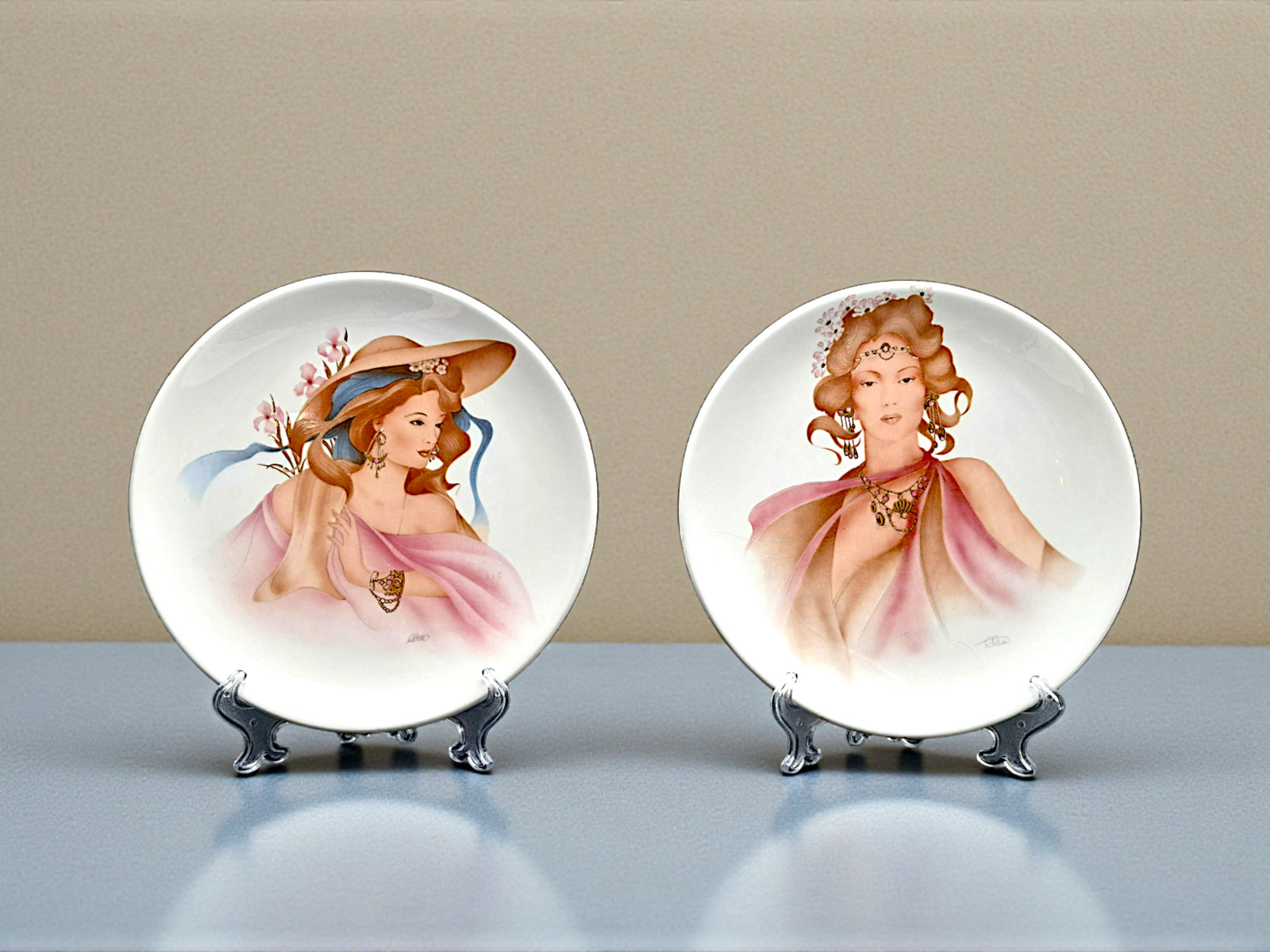 Collezione 4 Piatti Ceramica, Volti Femminili, FG Ceramiche Artistiche