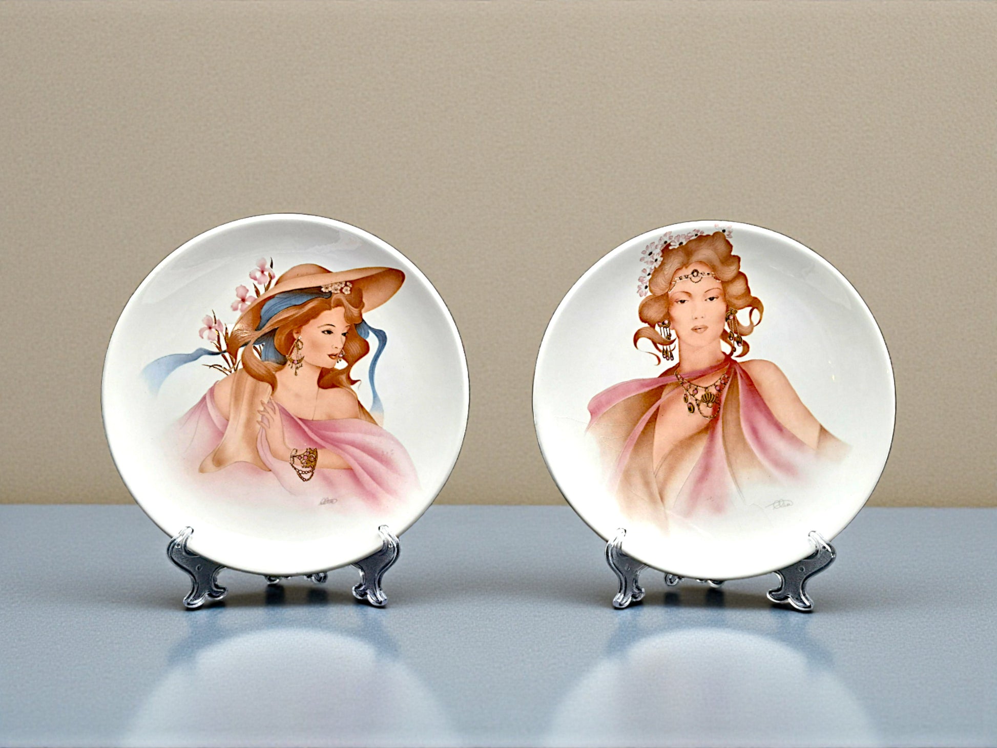 Collezione 4 Piatti Ceramica, Volti Femminili, FG Ceramiche Artistiche
