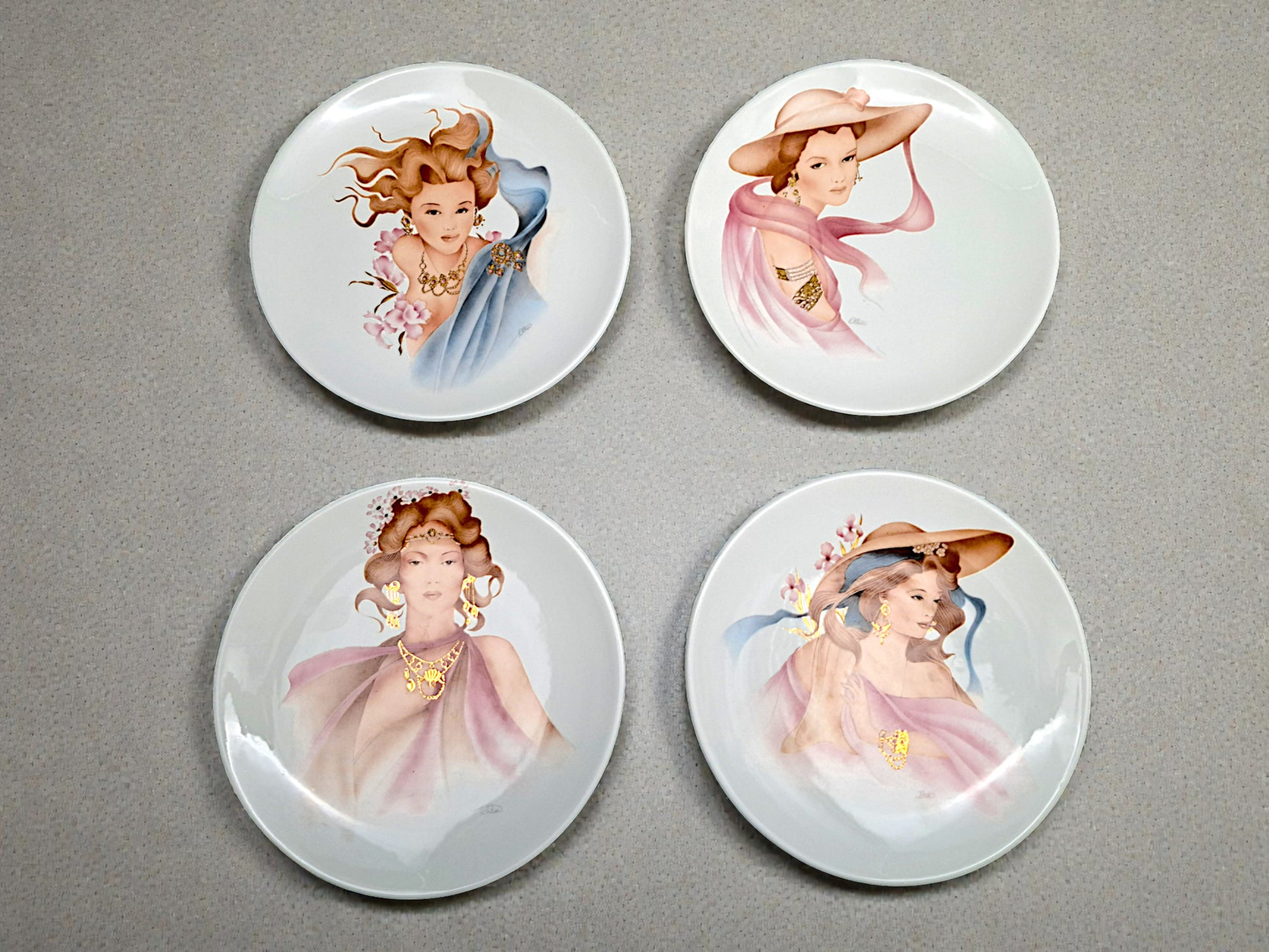 Collezione 4 Piatti Ceramica, Volti Femminili, FG Ceramiche Artistiche