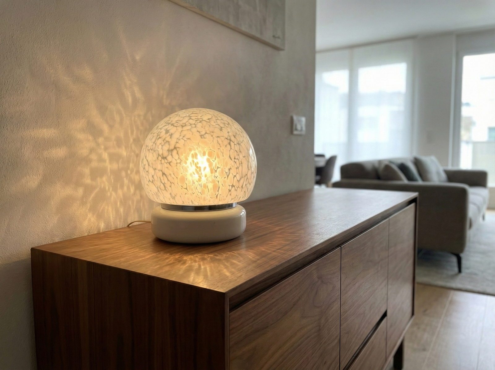 Lampada da Tavolo in Vetro Lattimo di Murano, Scaglie Bianche