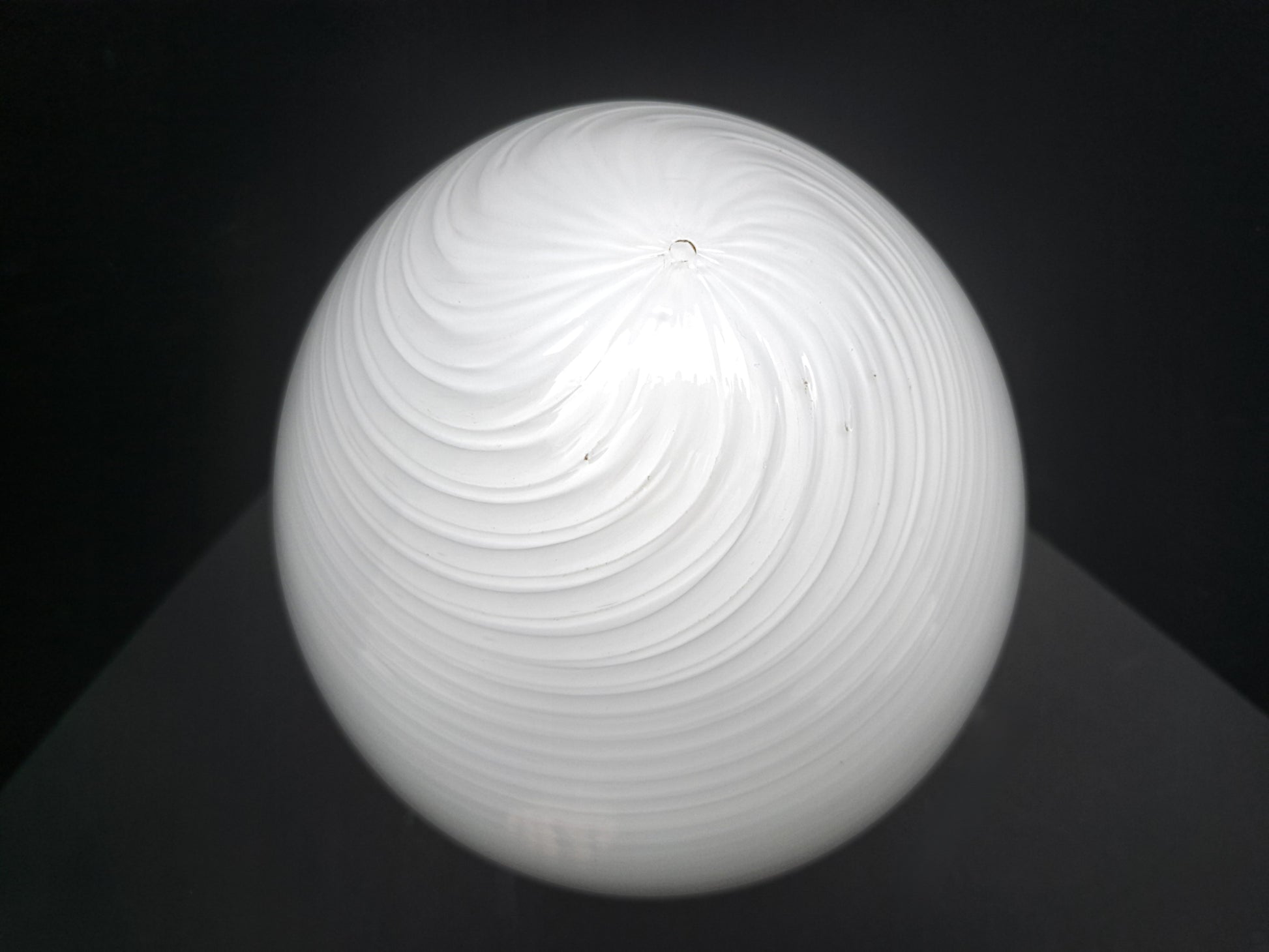 Lampada a Forma di Uovo in Vetro di Murano, Lavorazione Swirl