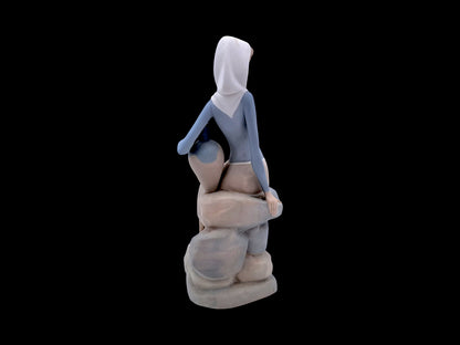 Statuina in Pocellana, Ancella Seduta, Nao, Gruppo Lladrò